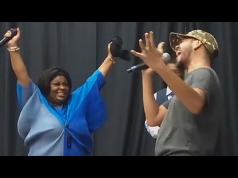 Brasileiro, Renan Sampaio canta e surpreende cantora gospel americana, Kim Burrell [LIVE] 😍😍😍