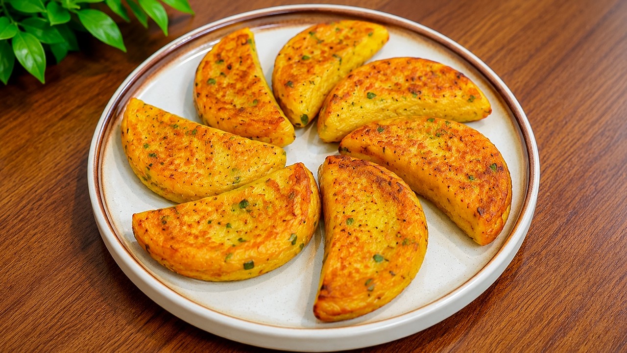 If you've 2 potatoes and 2 eggs, try this Amazing Potato recipes! Easy and so delicious breakfast!