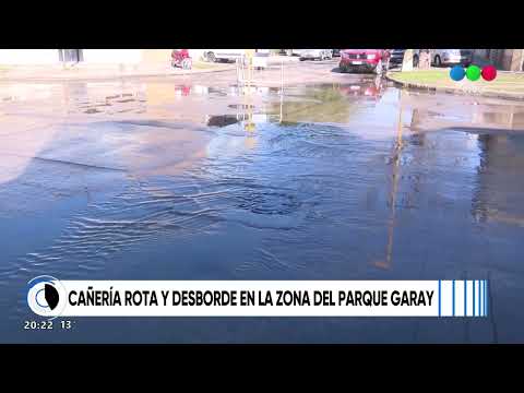 Cañería rota y desborde en el Parque Garay