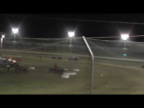 Super Sedans - Heat 4 - Gulf Western & Independent Oils Raceway 27/12/21