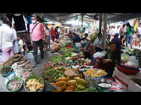 Morning Food Market Scene @Boeng Trabek - Daily Lifestyle & Activities of Khmer People Selling Food
