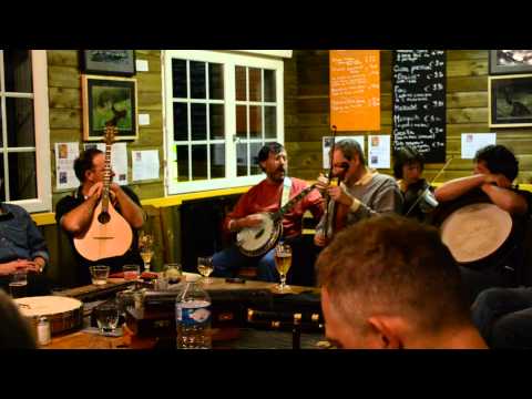 St Cecile.2013   Gilbert Faillet  chante au Randonneur, La Bresse 004