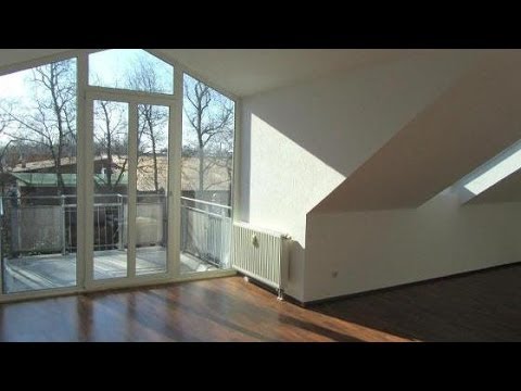VERMIETET // Traumhafte Dachgeschosswohnung mit großem Balkon und Blick ins Grüne