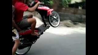 preview picture of video 'Ngangkat Honda Beat Rantau Prapat'