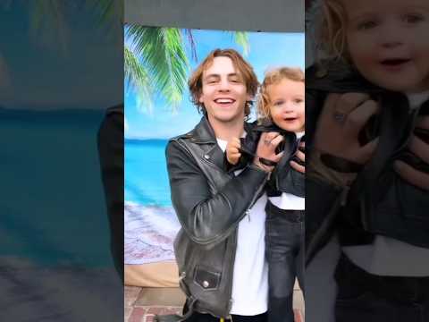 Party at the Lynch's in Teen Beach Movie style 💛