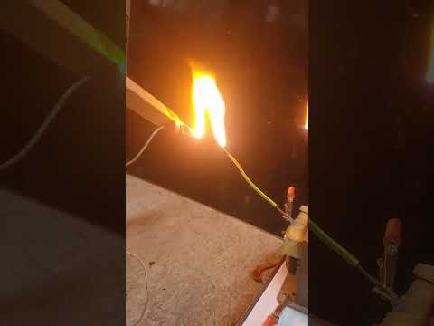 High voltage arcs with microwave transformer