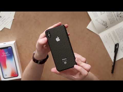 Наклейка Jumo Carbon Sticker на iPhone