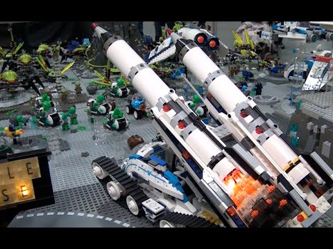 LEGO Galaxy Squad alien battle - Brickworld Indy 2015