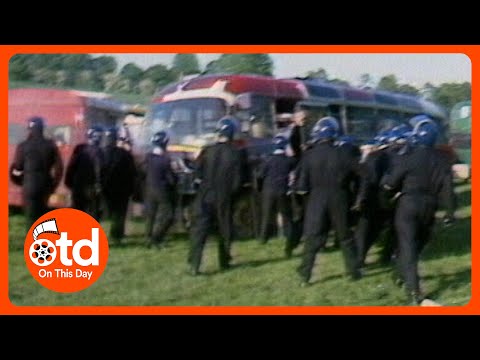 1985: Riot Police In Violent Clashes At Stonehenge