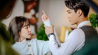 cara Bonito fica Endividado com Uma Garota, Então Trabalha Para Ela Para Poder Pagar Sua Dívida...