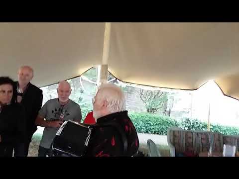 Otegemse muzikant die voorprogramma Willem Vermandere doe