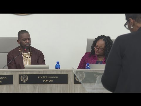 Council members debate City of South Fulton mayor's future