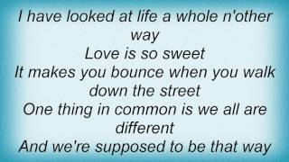 Roger Creager - Love Is So Sweet Lyrics