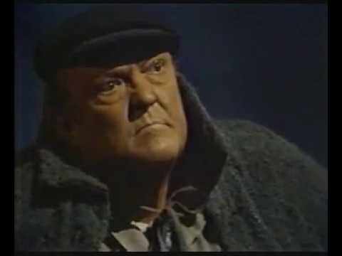 This is 2 full octaves of REAL baritone. Cornell MacNeil - Nulla, silenzio! [Il tabarro] - 1981