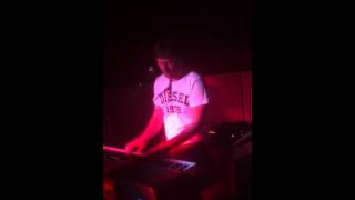 Thomas Brøndbo: Skin Sola