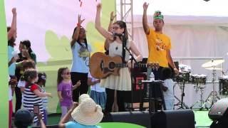 2013-04-20 Lisa Loeb at LA Times Festival of Books