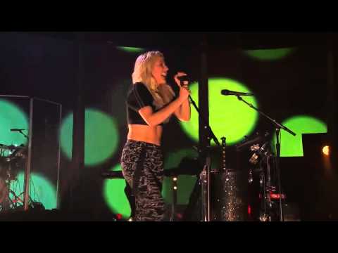 Ellie Goulding - Lights (Live at iTunes Festival 2013)