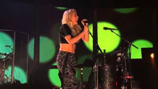 Ellie Goulding - Lights (Live at iTunes Festival 2013)