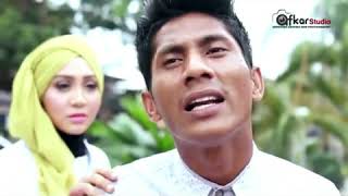 Download lagu Bergek - Koen Peuteumoen dan Artinya Untuk Status Whatsapp mp3