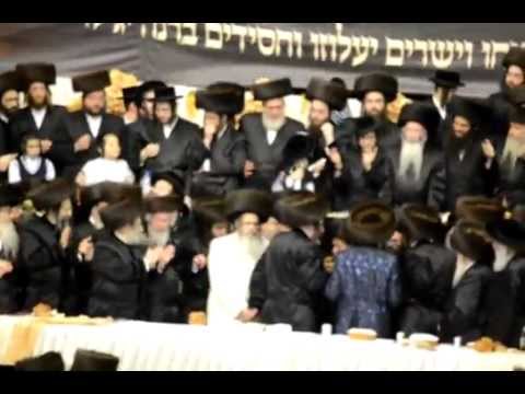 Satmar Rabbi Wedding -4- 5773 10/17/2012 - Dancing with Bobov R'MD