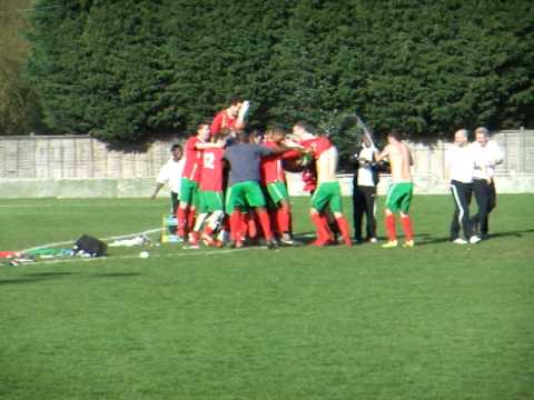 Chalfont St Peter AFC players celebrate