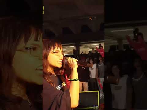 MAMACITA WAS THE SURPRISE OF THE 423RD BATTLE OF THE VILLAGE (VENOMOUS EDITION)