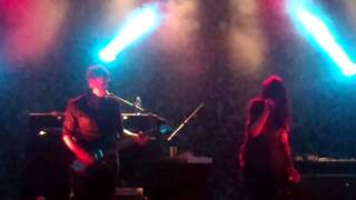 The Kills - Damned If She Do (live 4/19/11)