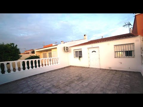 LA SIESTA: 2 Bedrooms Bungalow - Off-Road Parking, Front Terrace & Park Views (©WhiteVillasInSpain)