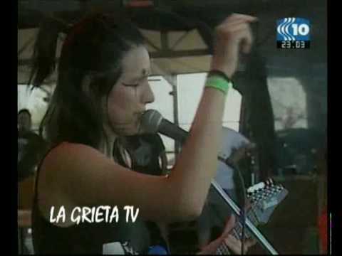 LUCILA CUEVA - peatonando (Cosquin rock 2006)