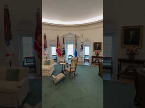 O Salão Oval durante o mandato presidencial de Lyndon B. Johnson. #travel #president #whitehouse