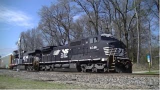 preview picture of video 'Norfolk Southern 298 EB Autoracks & Intermodal in Mableton,Ga 03-20-2015©'