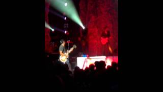 Luke Bryan - drinkin Beer and wastin Bullets