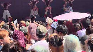 Download lagu no na – WORK   ROLLERBLADES | Head In The Clouds LA 2026 [FANCAM] mp3