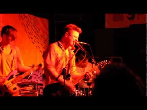 Muchy - Nie przeszkadzaj mi bo tańczę (live Od Nowa Toruń 12.04.2012)