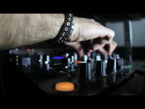 Francesco Pittaluga - Toca el Violín (Original Video)