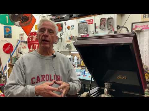 1736.  Introducing the Edison Amberola V; a baby Opera ￼￼