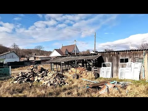 Зима - не, не слышали! У нас в горах тепло, солнце! Делаем дорожку к дому. Занялся дровами /Арстайл/