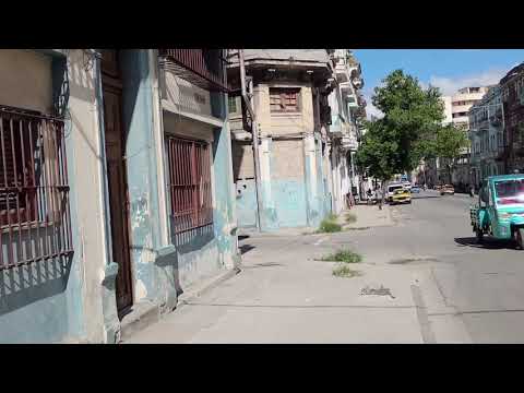 CAMINANDO POR CENTRO HABANA 