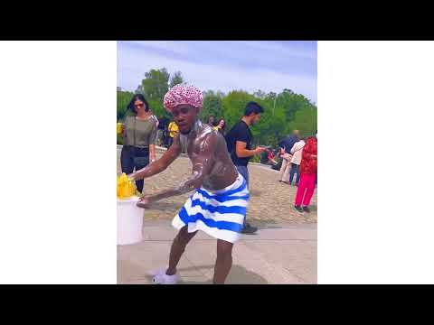 Uncle Azeez back at Lincoln Memorial DC (joeboy - Alcohol)