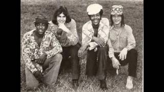 KC & THE SUNSHINE BAND-ain't nothin' wrong