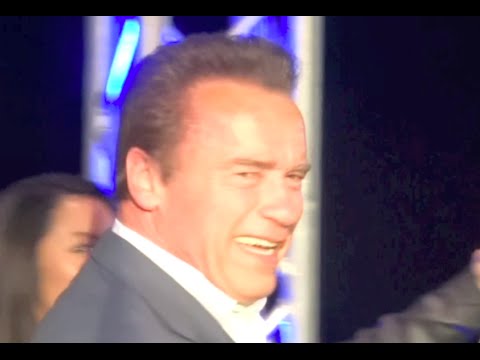 𝐀𝐫𝐧𝐨𝐥𝐝 𝐒𝐜𝐡𝐰𝐚𝐫𝐳𝐞𝐧𝐞𝐠𝐠𝐞𝐫, "𝐓𝐞𝐫𝐦𝐢𝐧𝐚𝐭𝐨𝐫 𝐆𝐞𝐧𝐢𝐬𝐲𝐬" 𝐏𝐫𝐞𝐦𝐢𝐞𝐫𝐞, 𝐒𝐲𝐝𝐧𝐞𝐲 𝐀𝐮𝐬𝐭𝐫𝐚𝐥𝐢𝐚, 𝟐𝟎𝟏𝟓