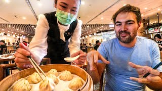 Belgian Couple Visits Taiwan's Most Famous Restaurant