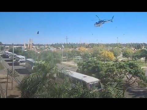 Velez- Argentinos J. / ingresa la inchada a San Nicolas. Helicoptero de la policía de PBA