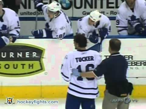 Jason Allison vs Greg de Vries Oct 14, 2005