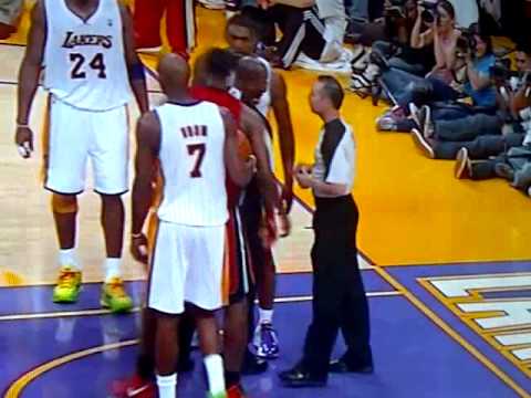 LeBron James Gets Thrown in The Head Lock By Ron Artest