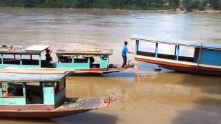 preview picture of video 'Mekong River, Luang Prabang, Laos Boat Pier'
