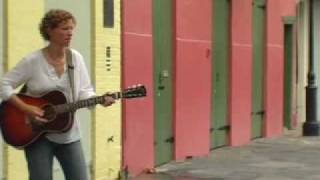 Catie Curtis - People Look Around, music video