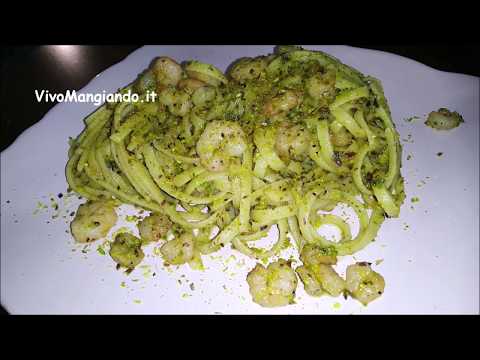 Pasta al pesto di pistacchio e gamberi