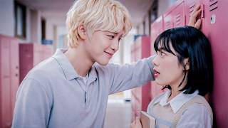 Todas as garotas querem o Popular, mas ele se apaixona pela garota tímida, e tenta conquista-la