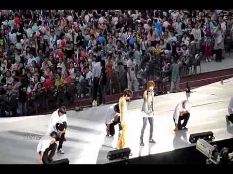 100821 SMTown Yesung and Jonghyun [Fancam]